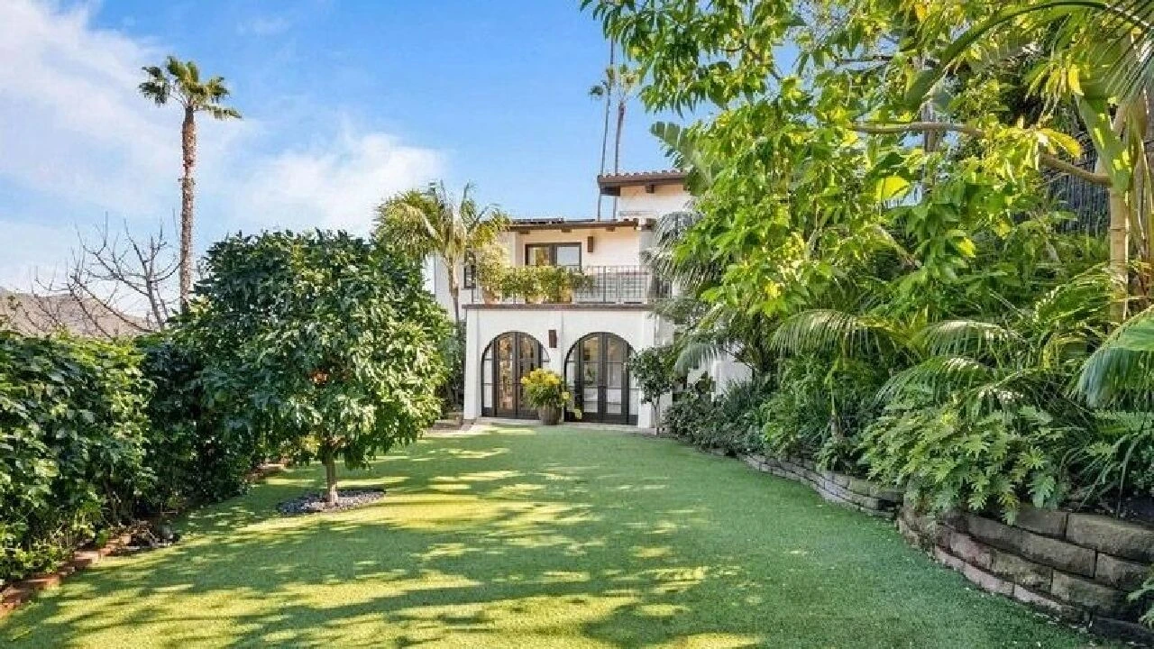 Şoke olacaksınız... İstanbul'daki apartman dairesi Charlize Theron'un Los Angeles'taki malikânesinden daha pahalı!