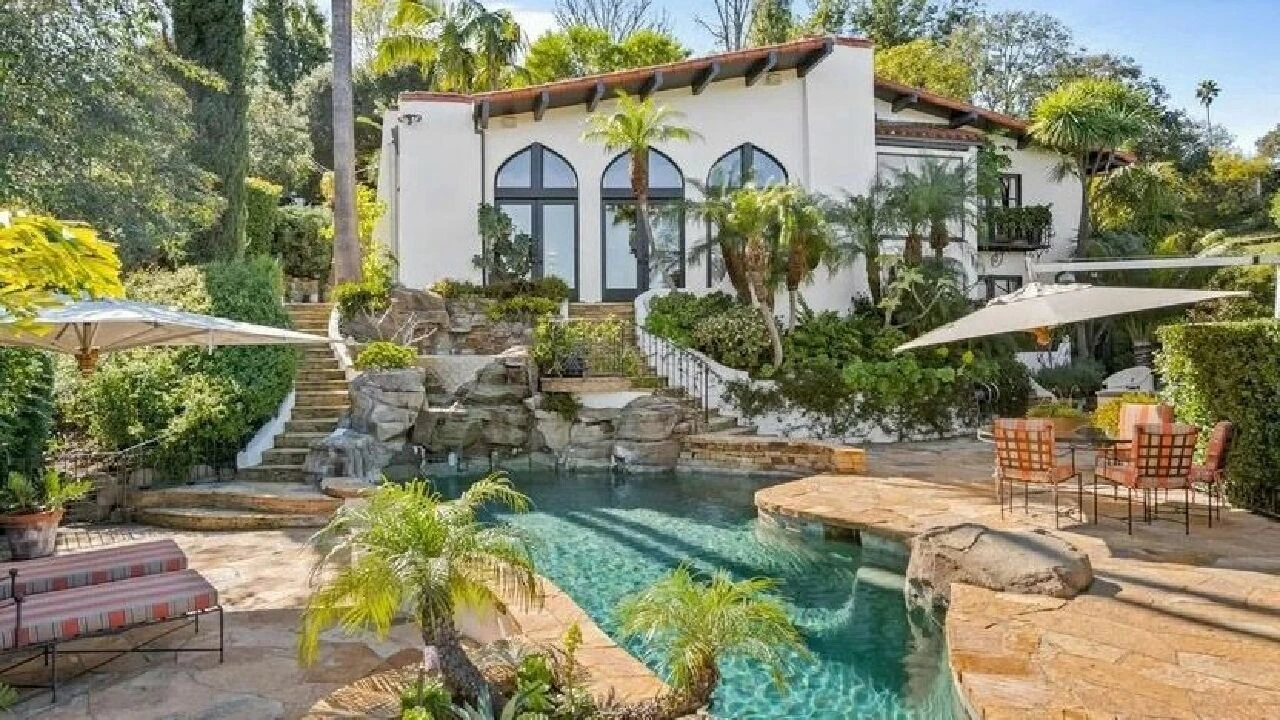 Şoke olacaksınız... İstanbul'daki apartman dairesi Charlize Theron'un Los Angeles'taki malikânesinden daha pahalı!