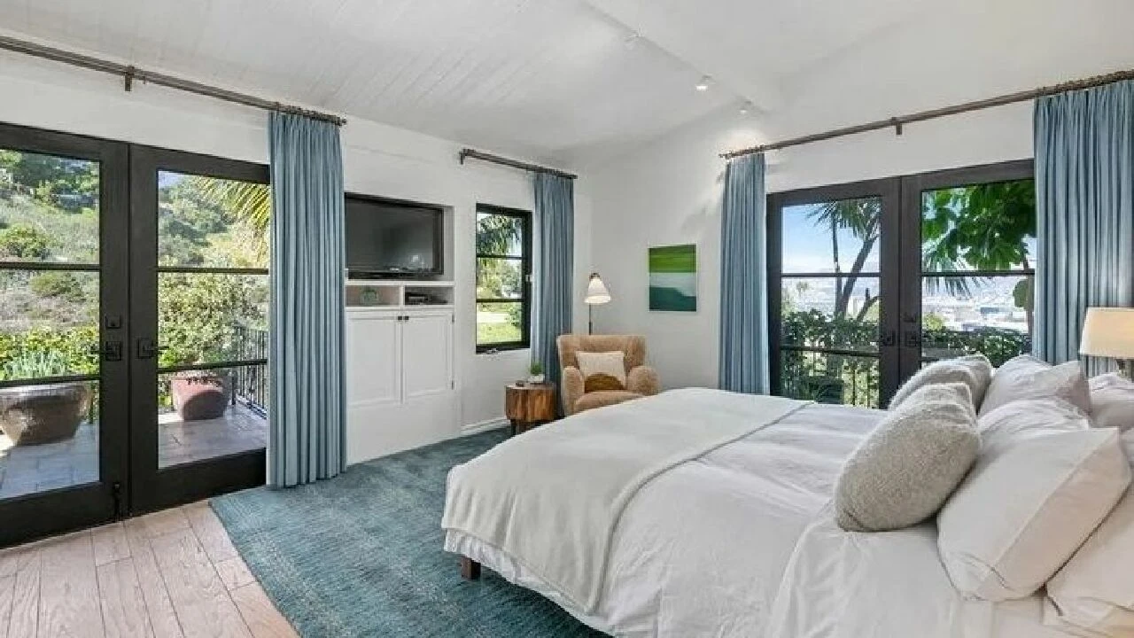 Şoke olacaksınız... İstanbul'daki apartman dairesi Charlize Theron'un Los Angeles'taki malikânesinden daha pahalı!