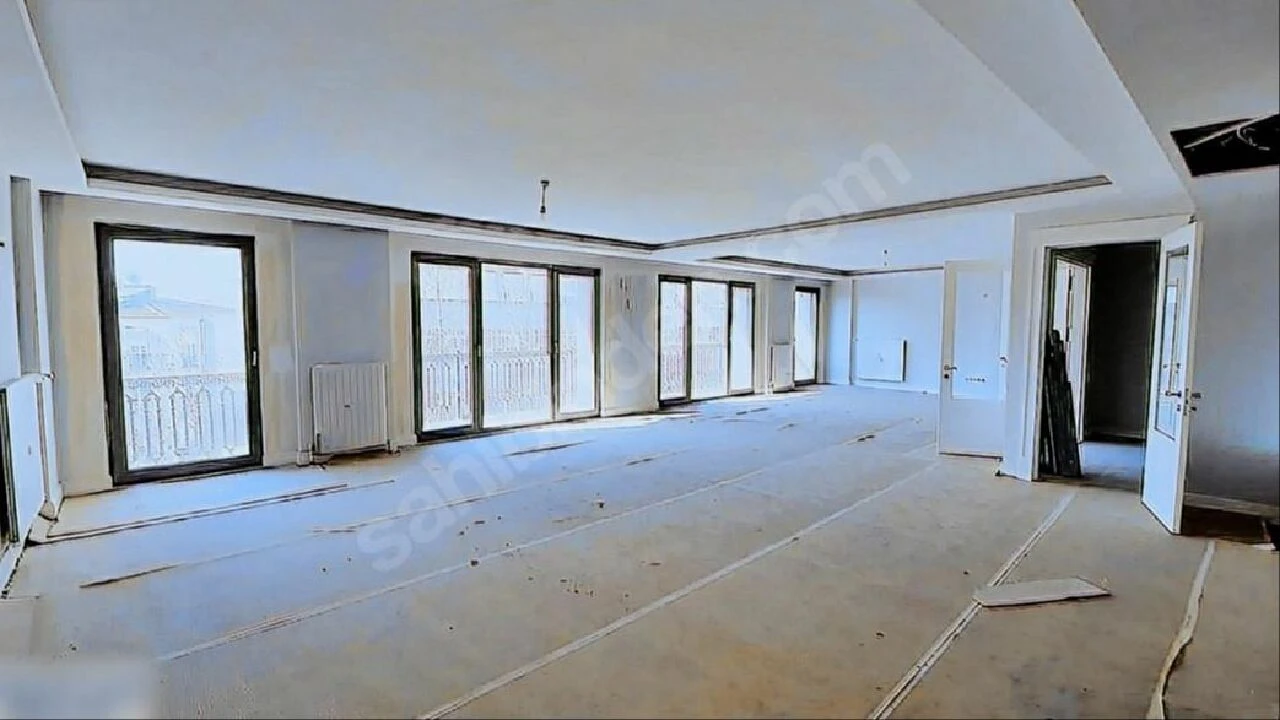 Şoke olacaksınız... İstanbul'daki apartman dairesi Charlize Theron'un Los Angeles'taki malikânesinden daha pahalı!