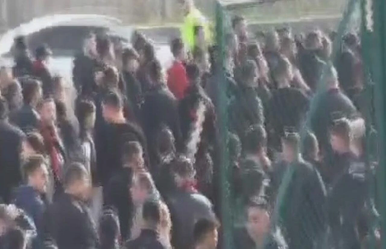 Yumruklar havada uçuştu! Ankara’da BAL maçında ortalık karıştı