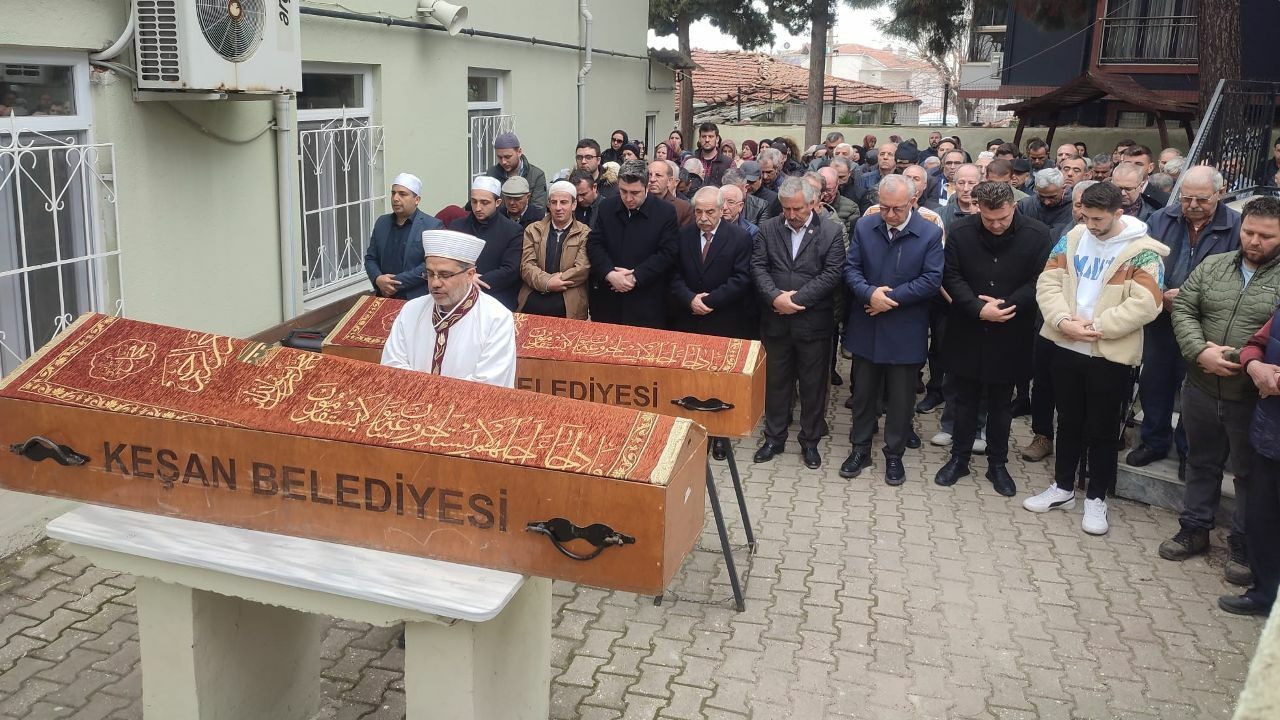 Bu acının tarifi yok: Baba ve oğlu aynı gün hayatını kaybetti