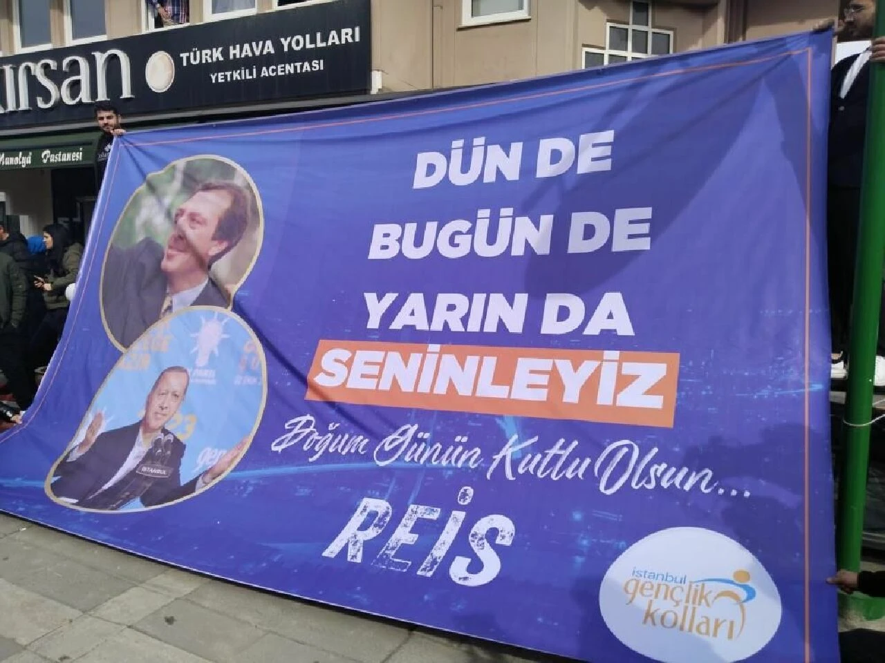 Erdoğan'a doğum günü sürprizi! Pastada o efsane poz yer aldı
