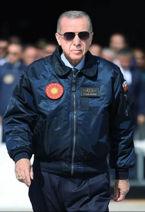 Erdoğan'a doğum günü sürprizi! Pastada o efsane poz yer aldı