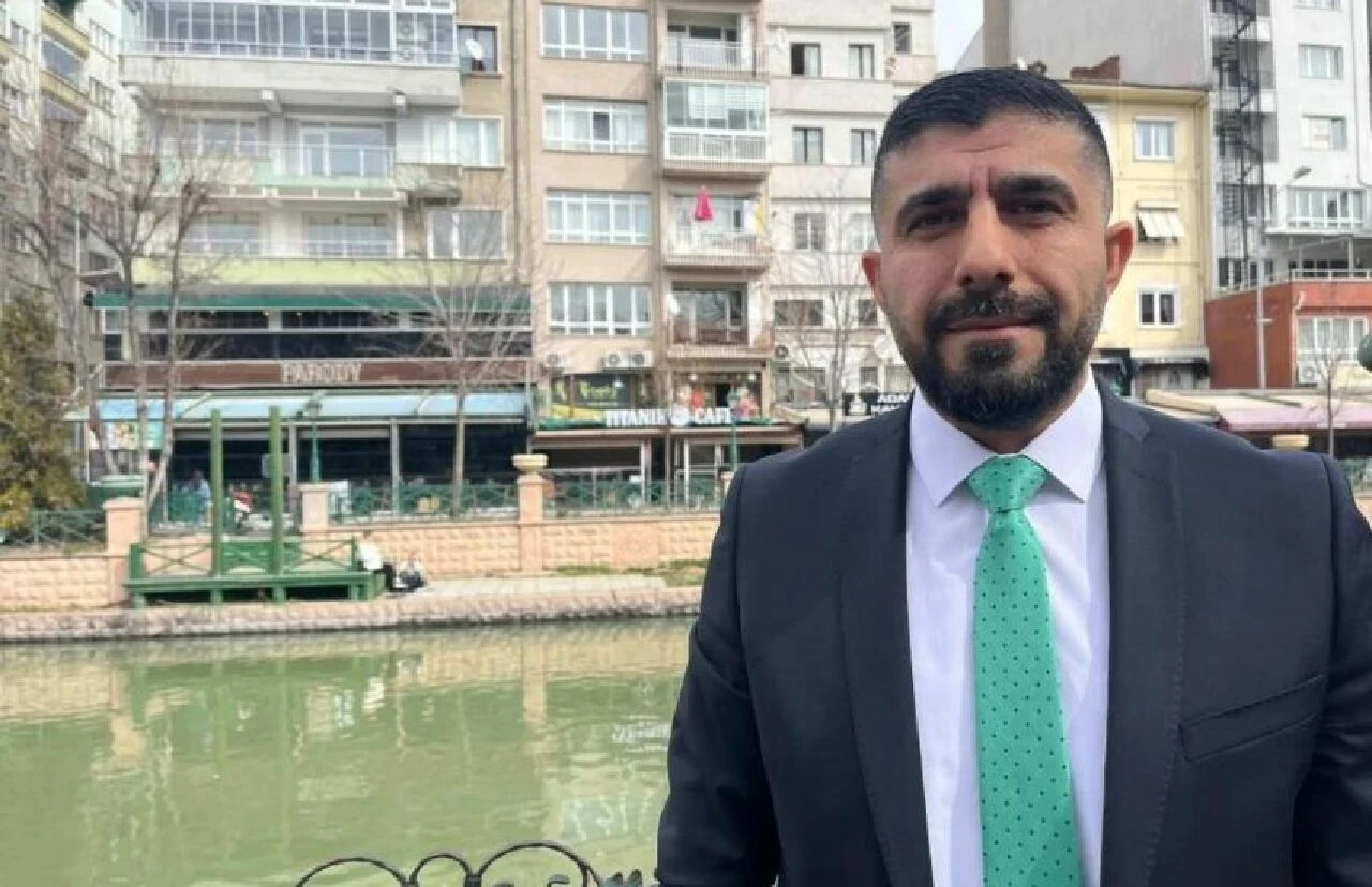 Eskişehir'de Emrah Altun aday gösterilmediği için 250 üye partiden istifa etti