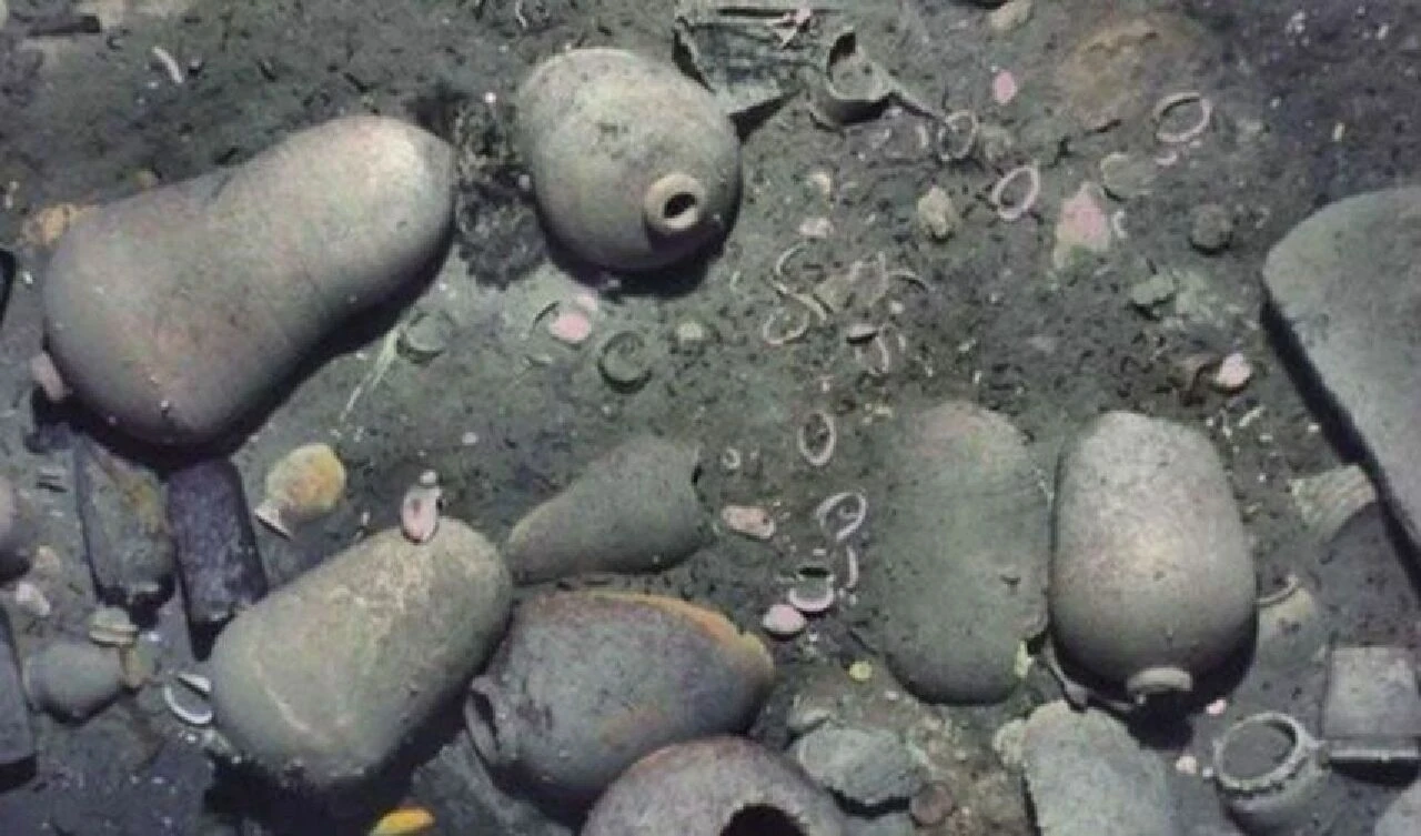 Hazine avcıları bu geminin peşinde! Altın, gümüş, zümrüt hepsi içinde... - 3. Resim