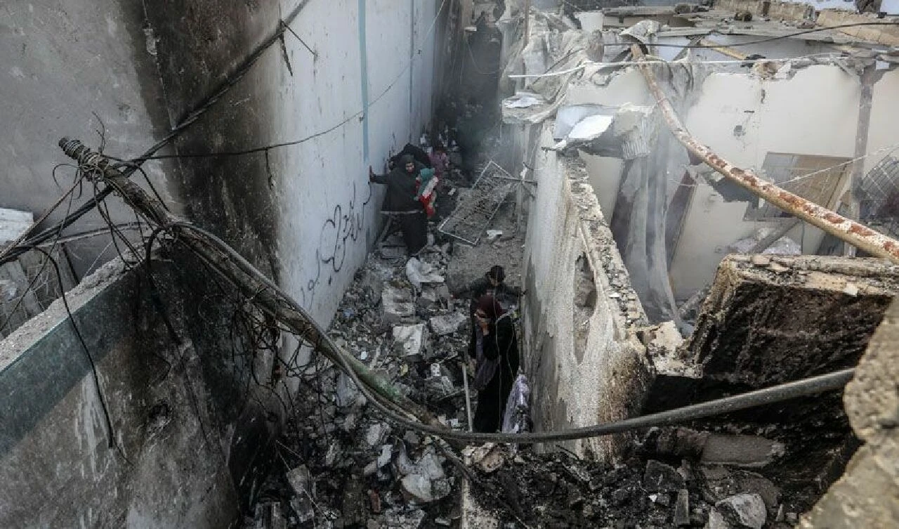 Onlarca savaş suçu, insanlığa karşı suçlar, 70 bin ton bomba! Şimdi de hedef Refah - 2. Resim