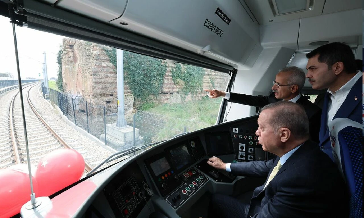 Son dakika! İstanbul'a yeni metro hattı... İlk sefer Cumhurbaşkanı Erdoğan'dan (CANLI) - 1. Resim