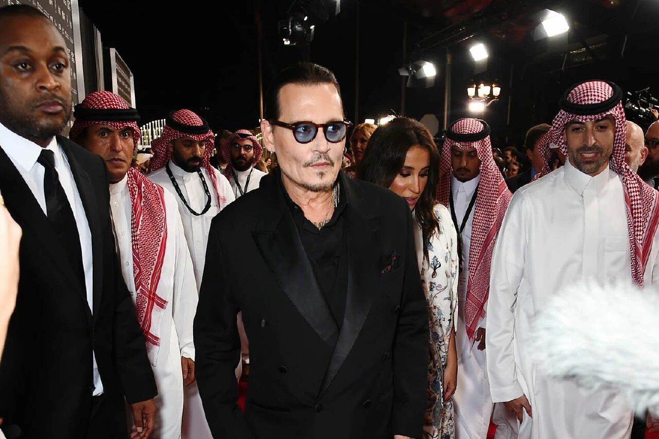 Suudi Arabistan Prensi Bin Selman ile Johnny Depp'in '7 basamaklı' arkadaşlığı