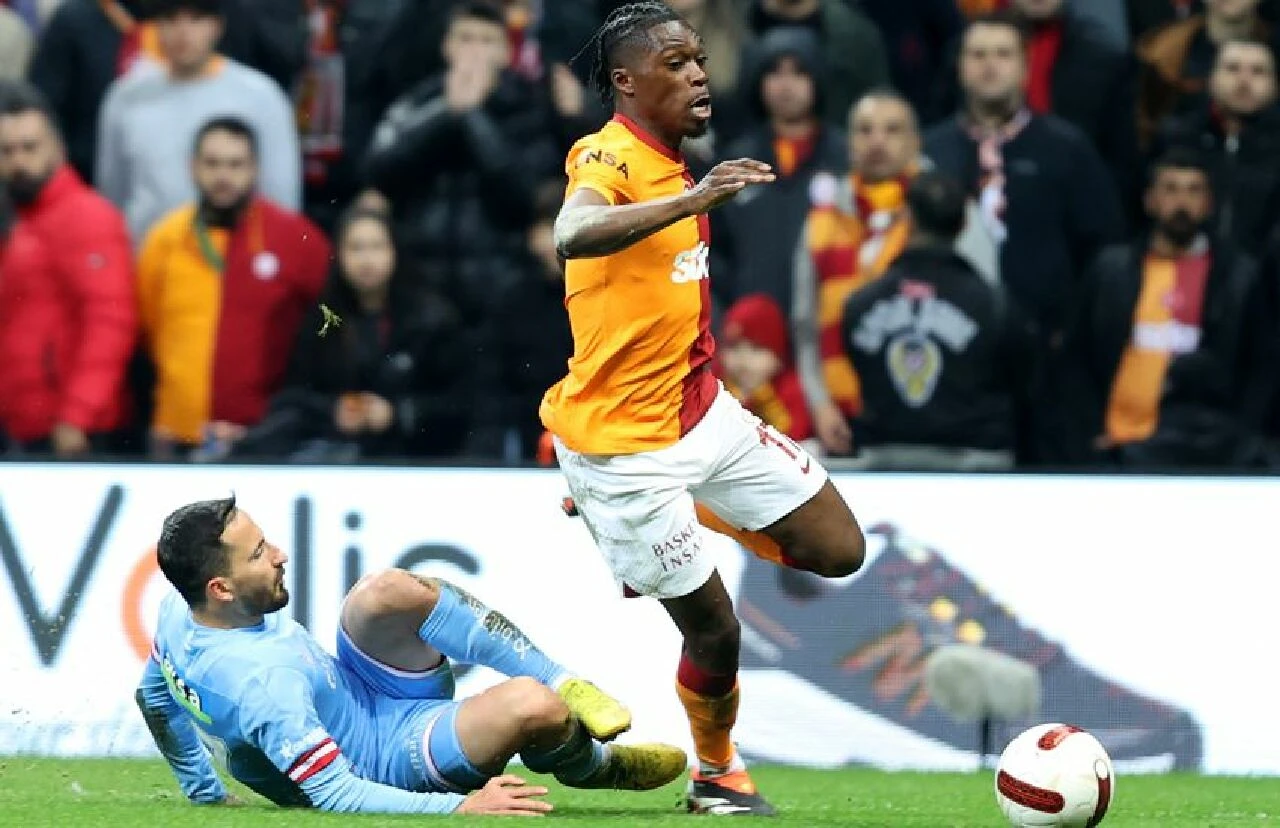 Bir VAR'mış bir yokmuş! Galatasaray-Antalyaspor maçına hakem yönetimi damga vurdu - 3. Resim