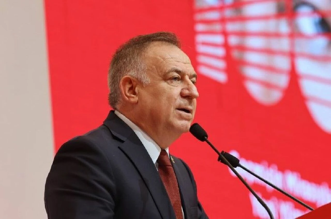 Canlı yayın konuğu Gökan Zeybek kimdir? Gökan Zeybek kaç yaşında, hangi partiden?