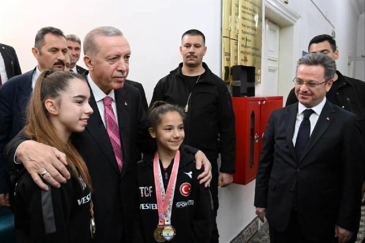 Cumhurbaşkanı Erdoğan Vali Ünlü’yü makamında ziyaret etti