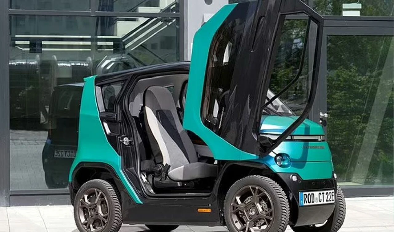 Dünyanın ilk katlanabilir arabasının fiyatı belli oldu! Ezber bozacak araç