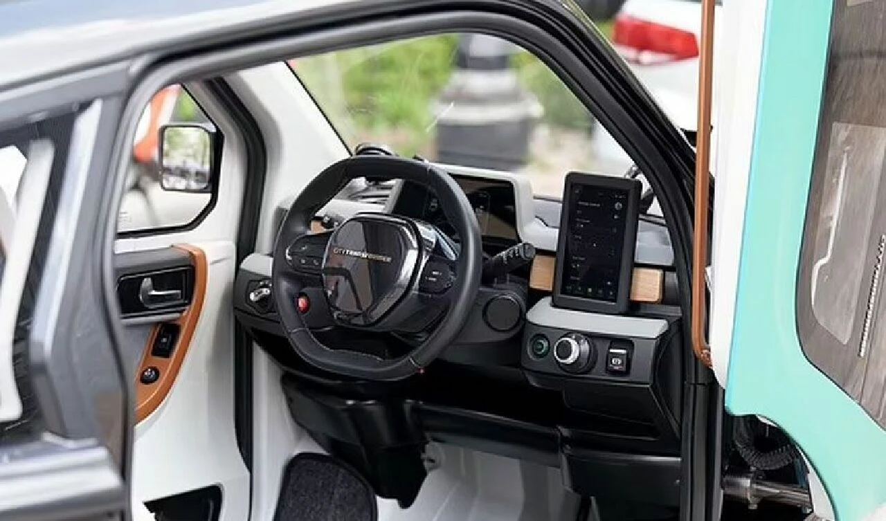 Dünyanın ilk katlanabilir arabasının fiyatı belli oldu! Ezber bozacak araç