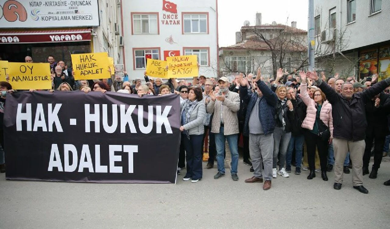 Edirne'de CHP il binası önünde protesto - 1. Resim