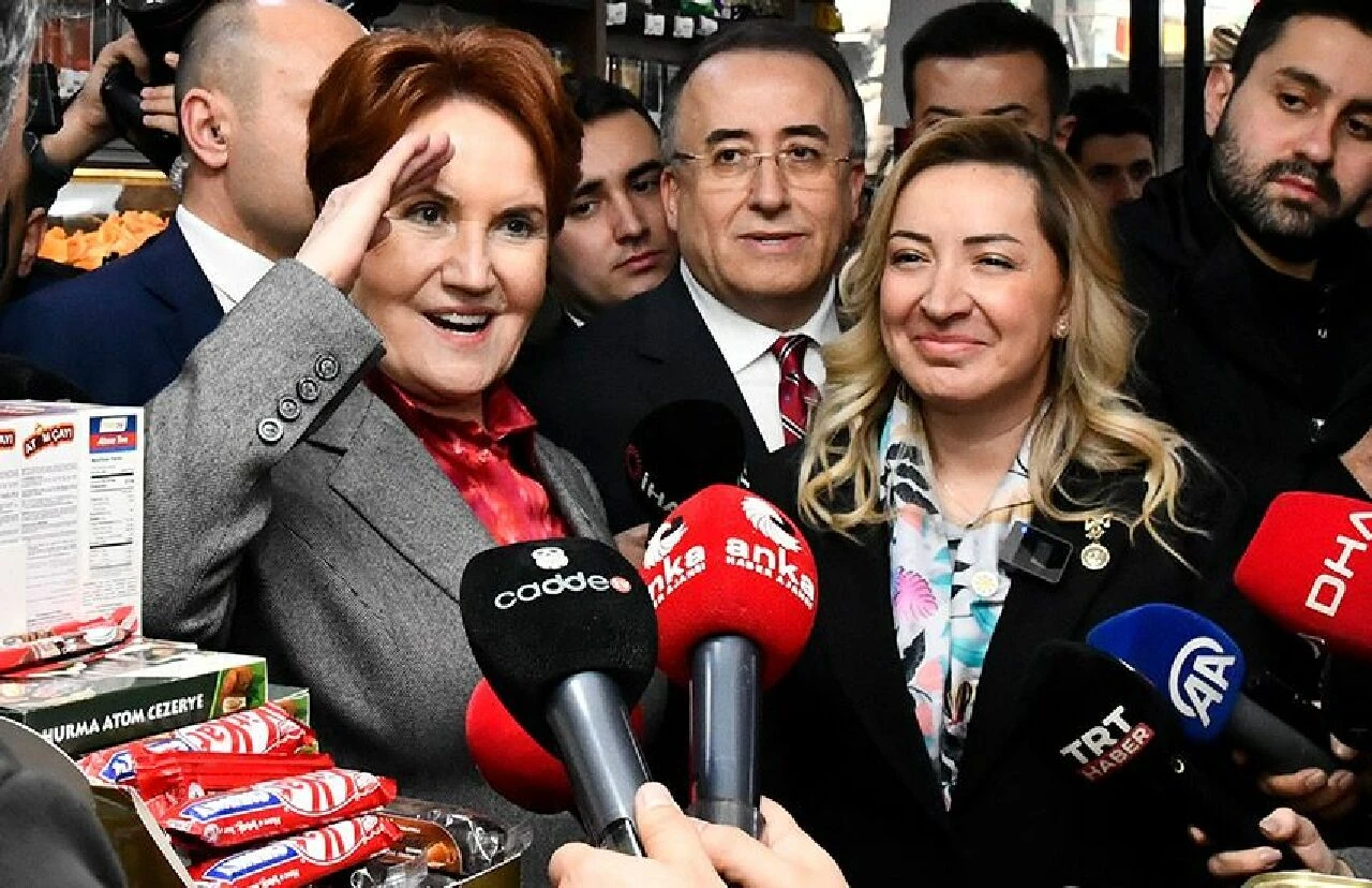 İYİ Parti lideri Akşener'den Yenimahalle'de esnafa ziyaret