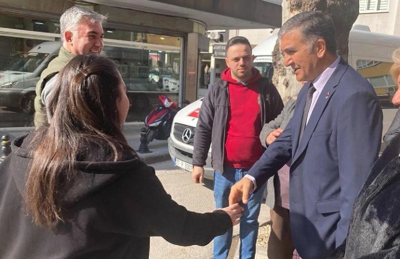 Zafer Partisi Yalova Başkan Adayı Mevlüt Yıldırım'dan esnaf ziyareti - 1. Resim