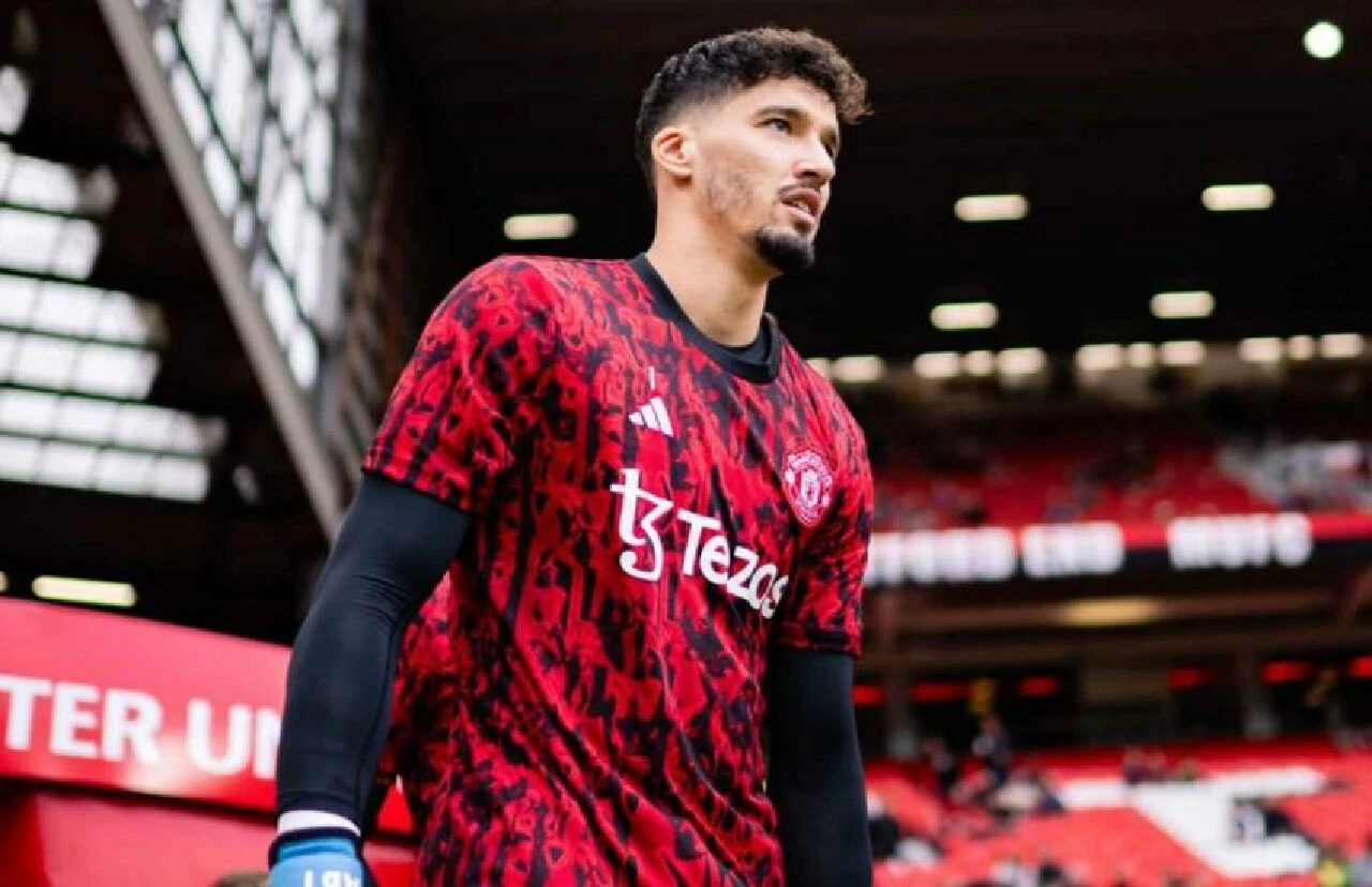 Altay Bayındır için flaş karar! Manchester United gidecek oyuncuları belirledi - 2. Resim