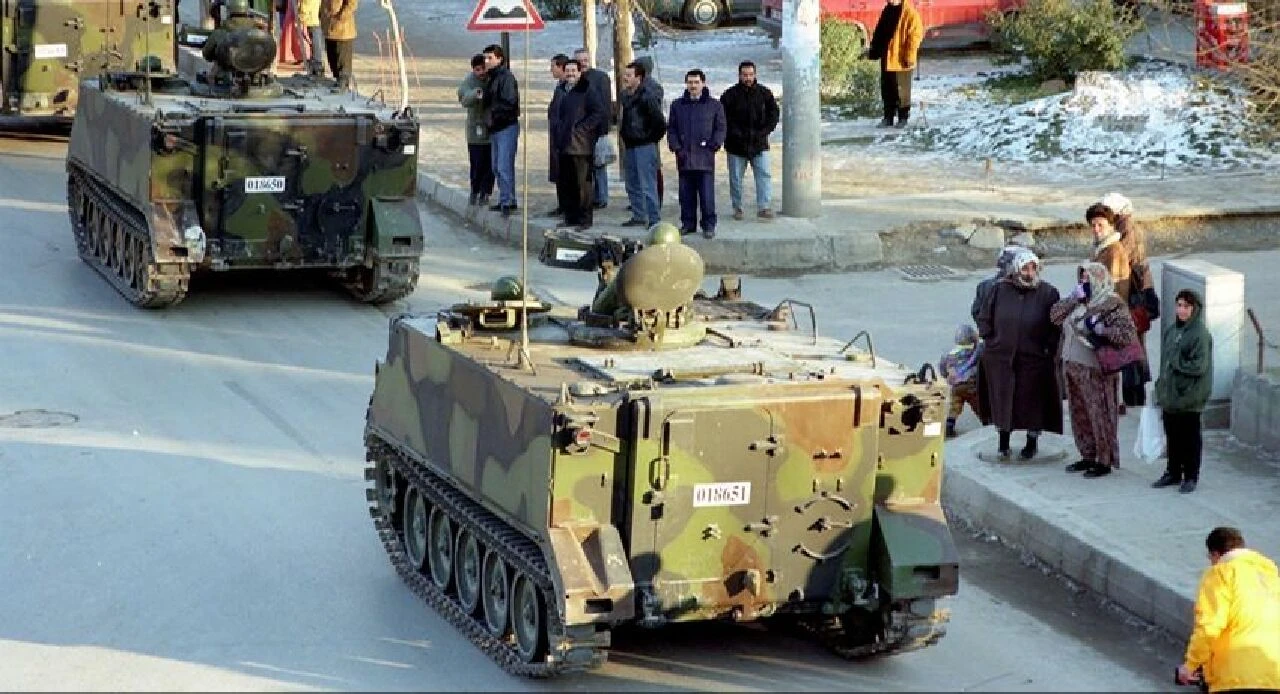 Demokrasiye darbenin 27. yıl dönümü: 28 Şubat'ta neler yaşandı - 1. Resim
