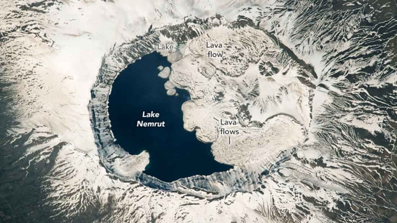 NASA&#039;dan Türkiye paylaşımı! Nemrut Krater Gölü uzaydan böyle görüntülendi