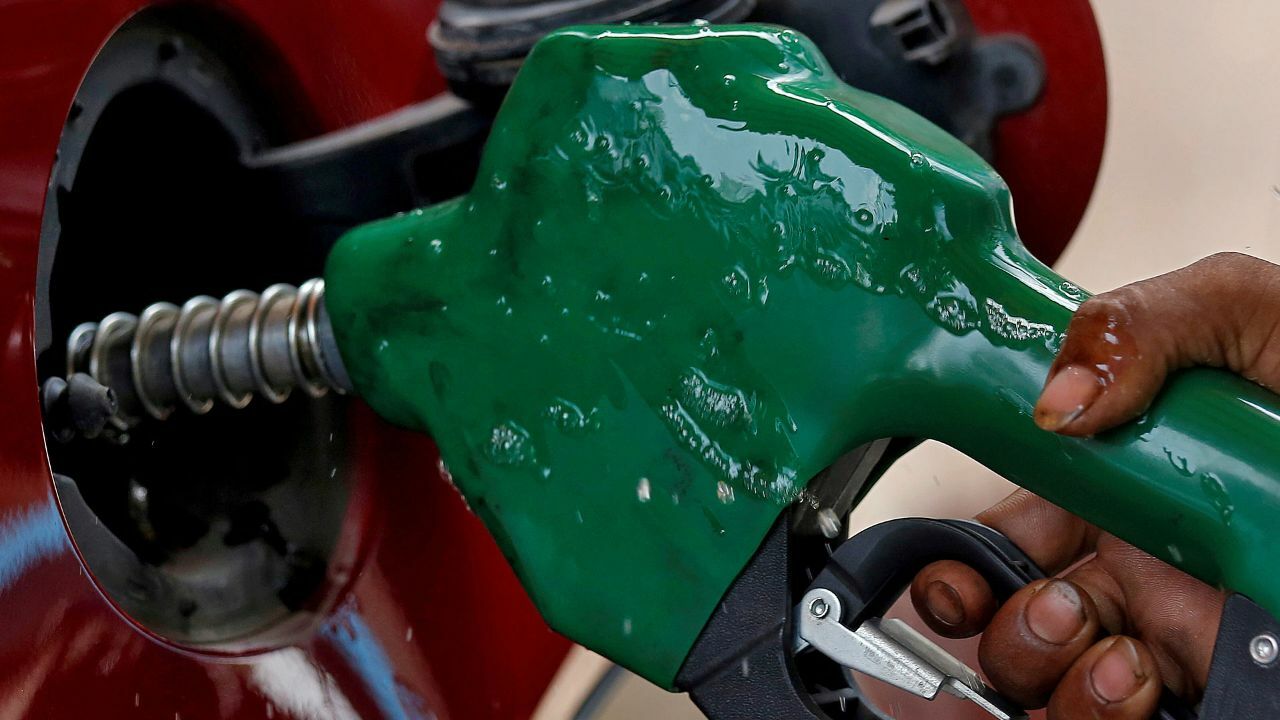 Petrol fiyatları ABD stoklarındaki artışla düştü