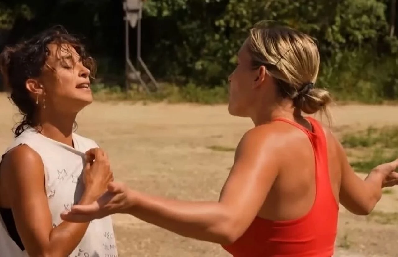 Sema'nın Survivor'dan diskalifiye edilmesine sinirlenen 3 teyze Acun Ilıcalı'ya sitem etti