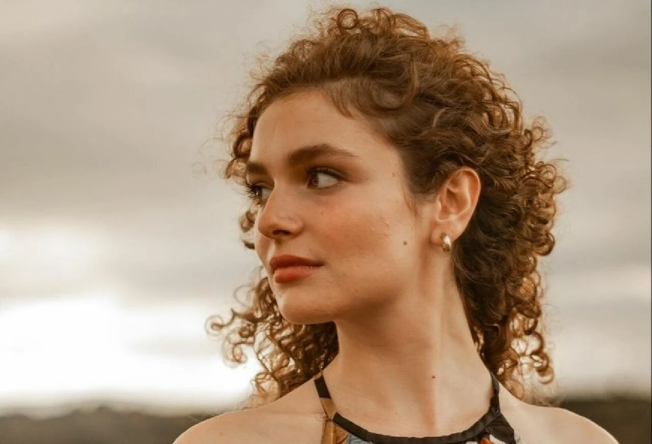 Serra Arıtürk TV dizileri! Serra Arıtürk hangi dizilerde oynadı? Oynadığı diziler ve filmler!