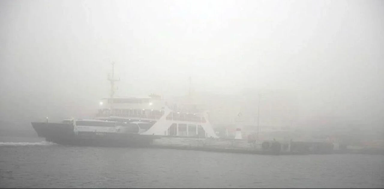 Çanakkale Boğazı çift taraflı olarak gemi geçişine kapatıldı