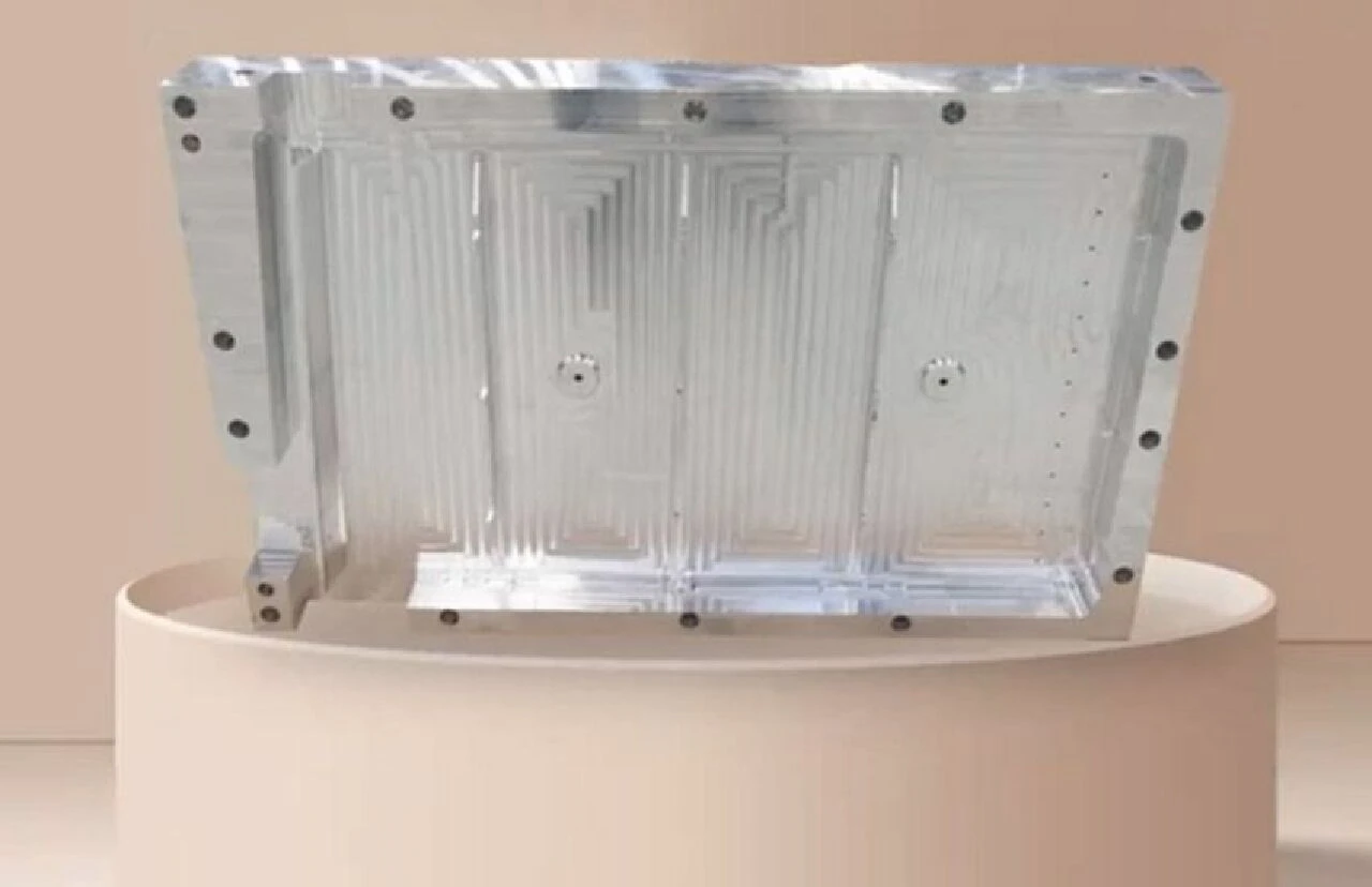 TUSAŞ'tan 'kalorifer peteği' cevabı! KAAN'ın üretim sürecini paylaştı - 1. Resim