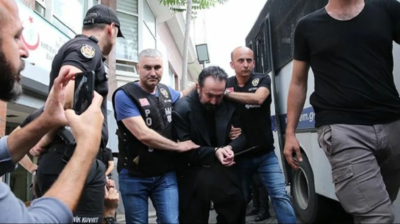 15 günde 200 avukatla görüşen Adnan Oktar'ın cezaevi değiştirildi