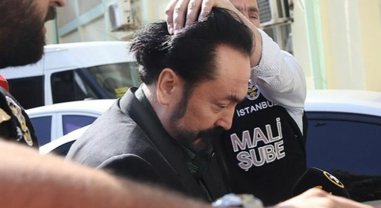 15 günde 200 avukatla görüşen Adnan Oktar'ın cezaevi değiştirildi