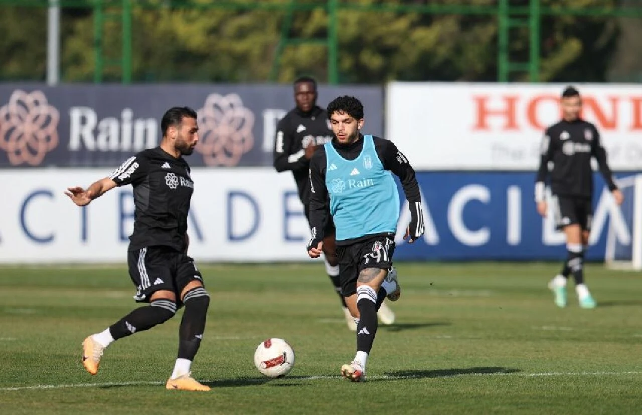 Beşiktaş’ın futbol patronundan transfer açıklaması - 3. Resim