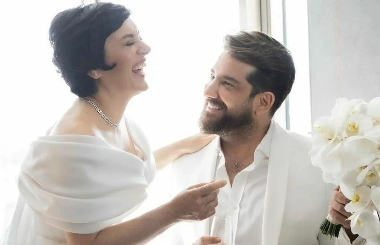 Enis Arıkan'dan 'Ezgi Mola' cevabı! Küslük bitti mi? - 1. Resim