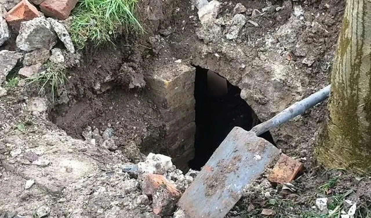 Evin altındaki gizemli yapı! Kazdıkça gerçekler ortaya çıktı