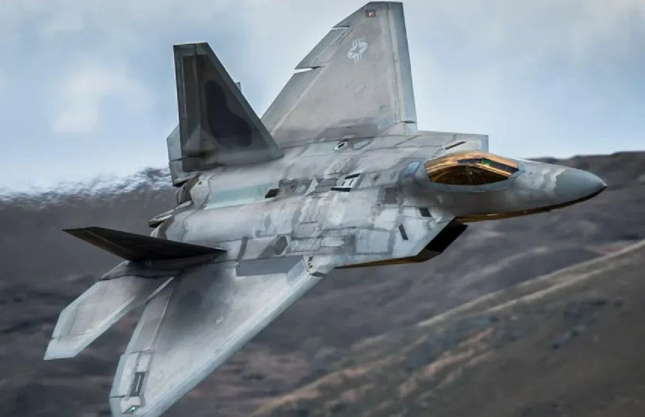 KAAN'ı gizemli uçakla kıyasladılar! ABD hiç kimseye satmıyor