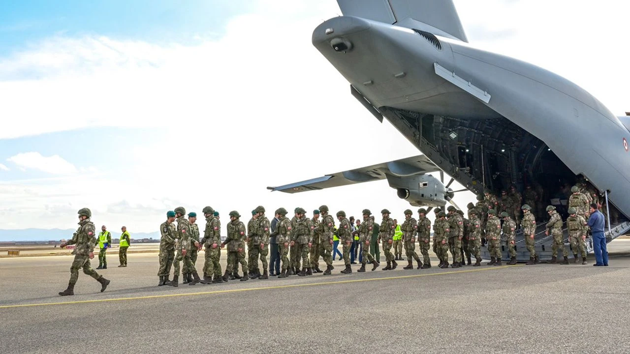 NATO&#039;nun talebiyle Türk askeri bölgeye intikal etti! Kosova&#039;da tansiyon yüksek