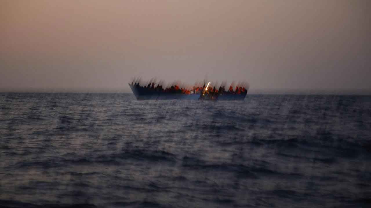 Senegal&#039;de facia! Tekne alabora oldu, 26 kişi öldü