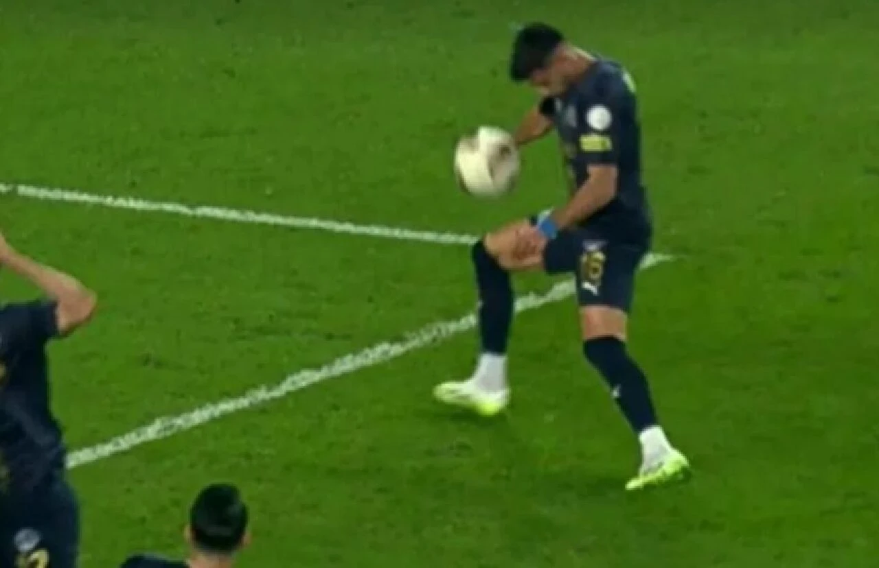 Son dakika! 'Fenerbahçe-Kasımpaşa maçında VAR odasına telefon' iddiası! TFF'den açıklama geldi