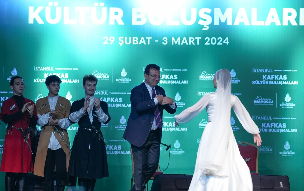 Ekrem İmamoğlu'ndan Kafkas dansı