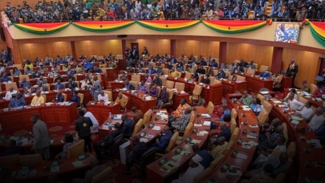 Gana parlamentosu karanlığa gömüldü