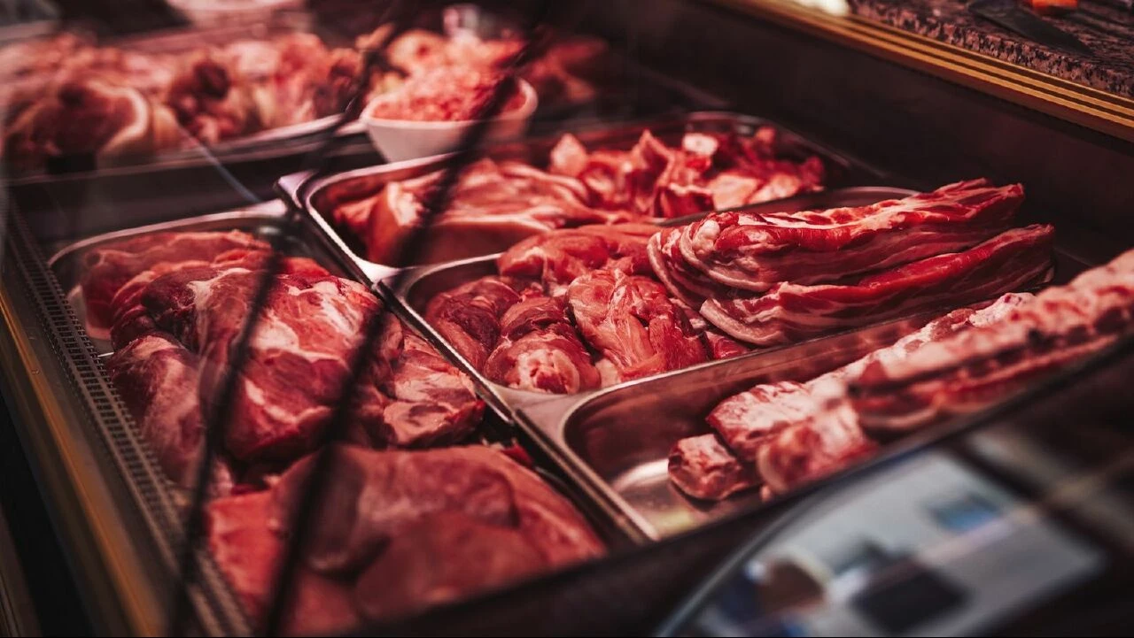 Kırmızı ete maliyet bahanesiyle zam üstüne zam yaptılar! Bakan Yumaklı sert çıktı: Bunun adı fırsatçılık