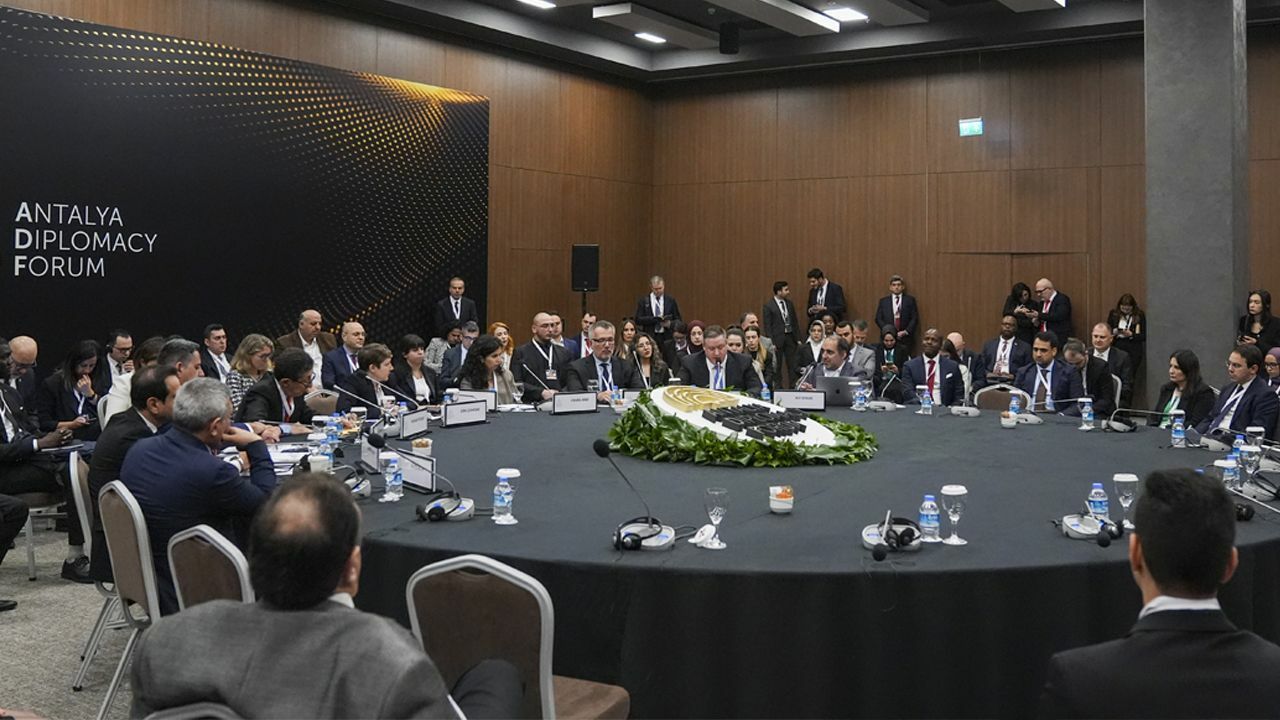 Son dakika! Antalya Diplomasi Forumu başladı! Erdoğan&#039;a &quot;Aksakallı&quot; ünvanı