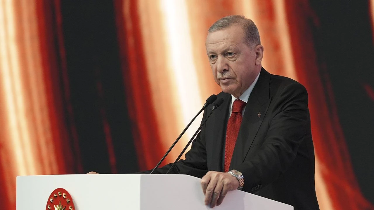 Son dakika! Cumhurbaşkanı Erdoğan'dan İsrail'e sert tepki: Gazze'de yaşananlar savaş değil soykırım - 1. Resim