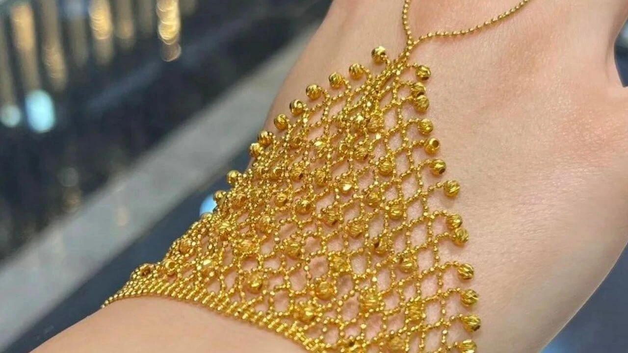 Arapların gözü altın bileziklerde kaldı! Aşiret düğünlerinin vazgeçilmezi 'Şahmeran Altın' bilezik ve fiyatları - 2. Resim