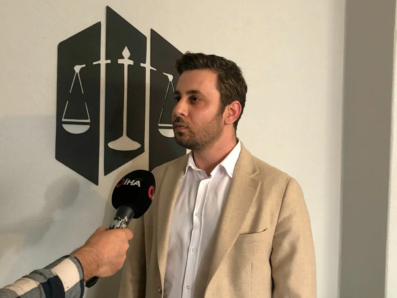 Arkadaşı uyarınca ortaya çıktı! Genç avukata büyük şok - 1. Resim