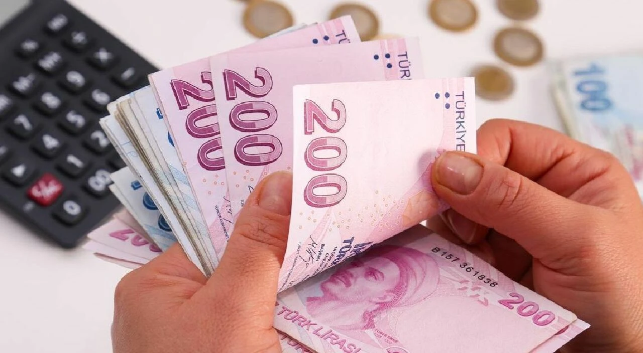 Emekli bayram ikramiyesi arttı! İşte paraların hesaba geçeceği tarih ve ödeme takvimi