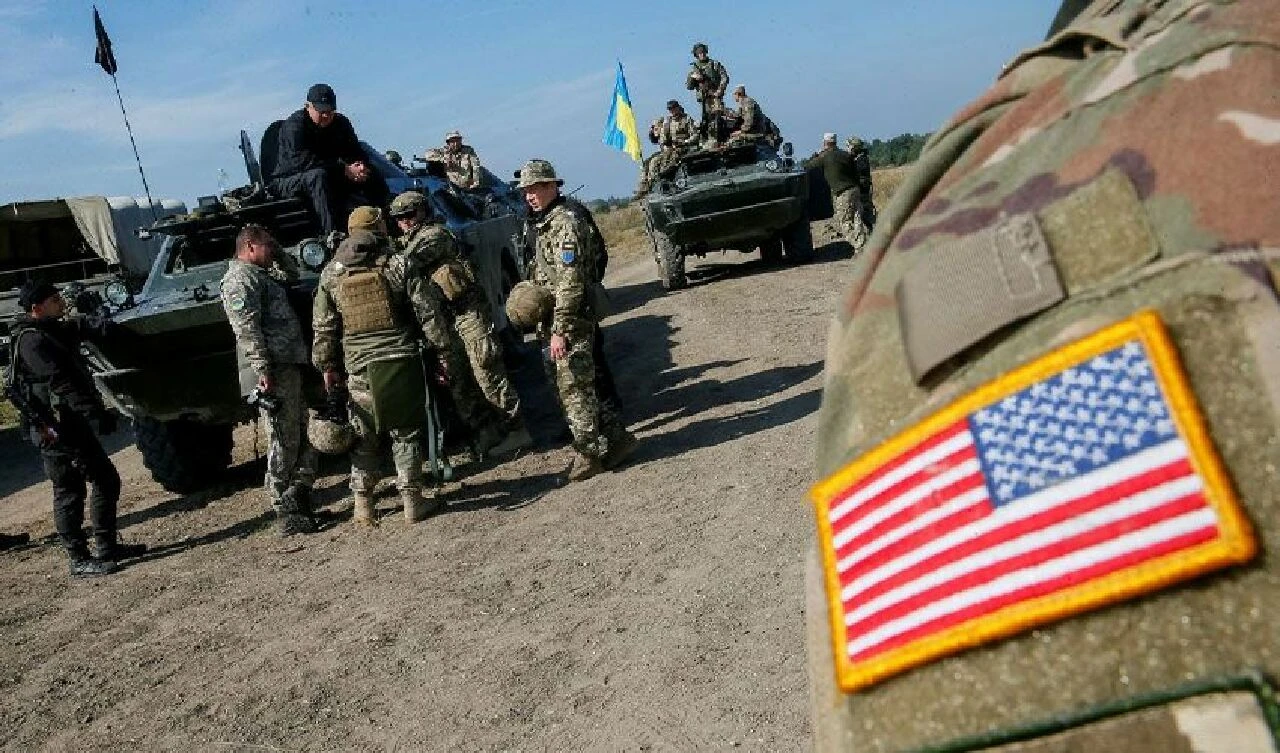 Fransız basını: Macron, Batı'nın Ukrayna'daki varlığını ifşa etti - 3. Resim