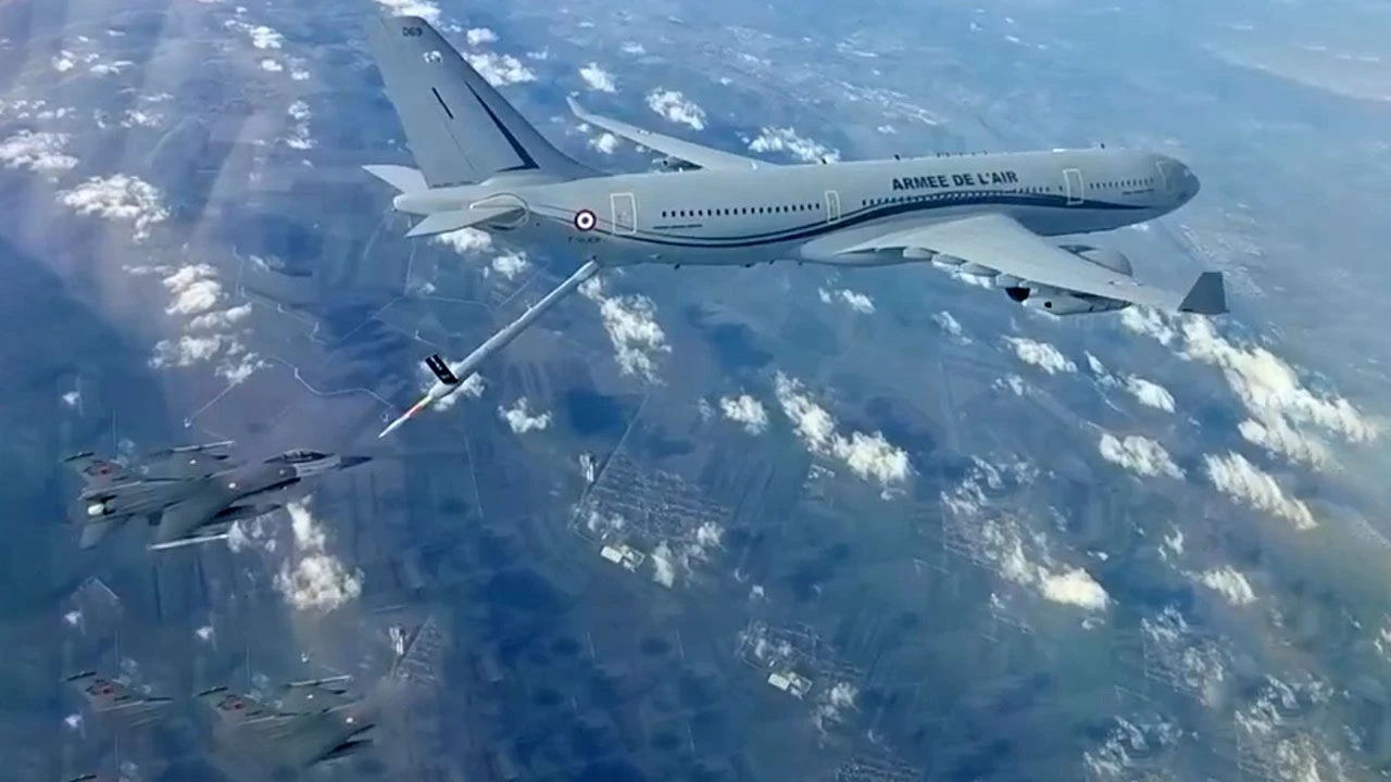 Havada bir ilk: Türk F-16'ları tanker uçağa yakıt aktardı! MSB görüntüleri paylaştı