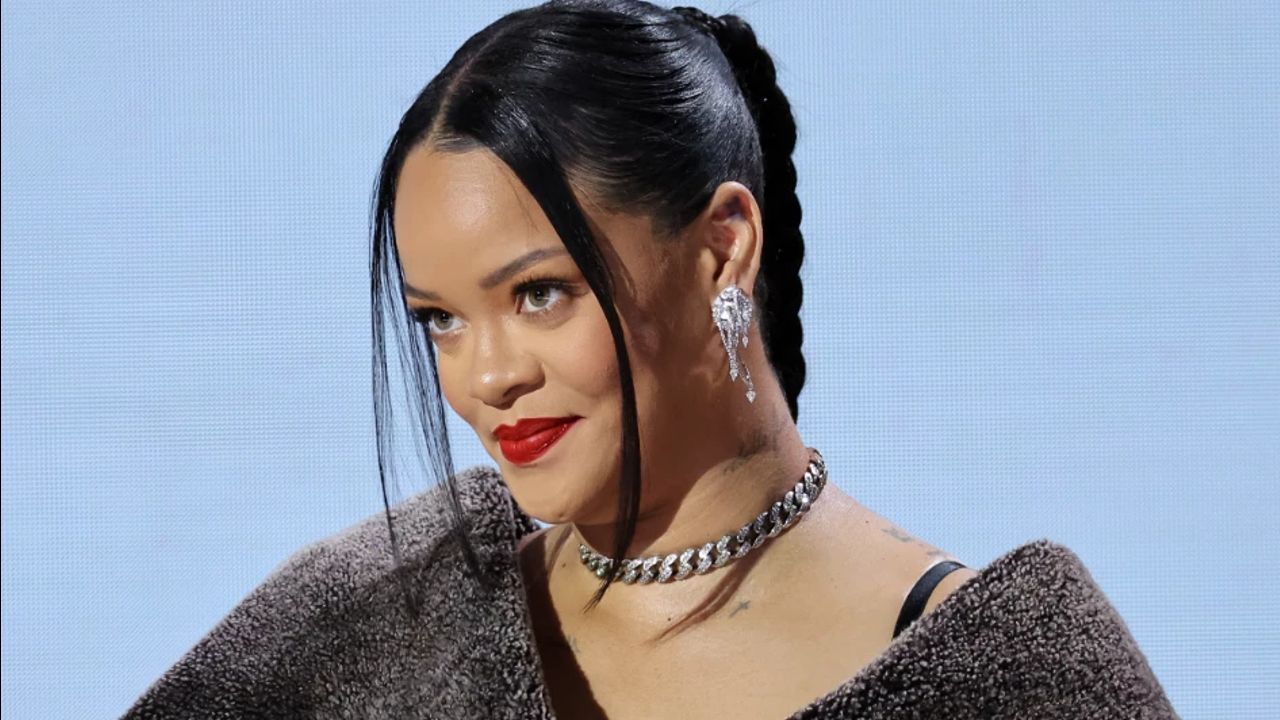 Rihanna, Hindistan&#039;da mukesh ambani&#039;nin oğlunun düğününde konser verdi