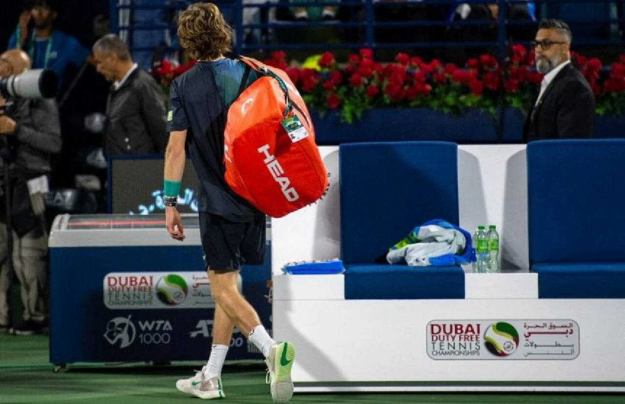 Rus sporcu hakeme bağırmanın bedelini ağır ödedi - 1. Resim